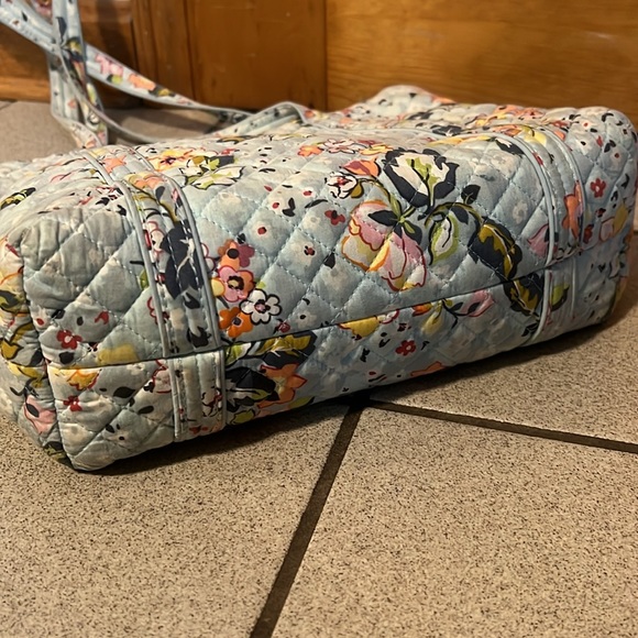 LIKE NEW - VERA BRADLEY 3 PIECE SET - Picture 4 of 14